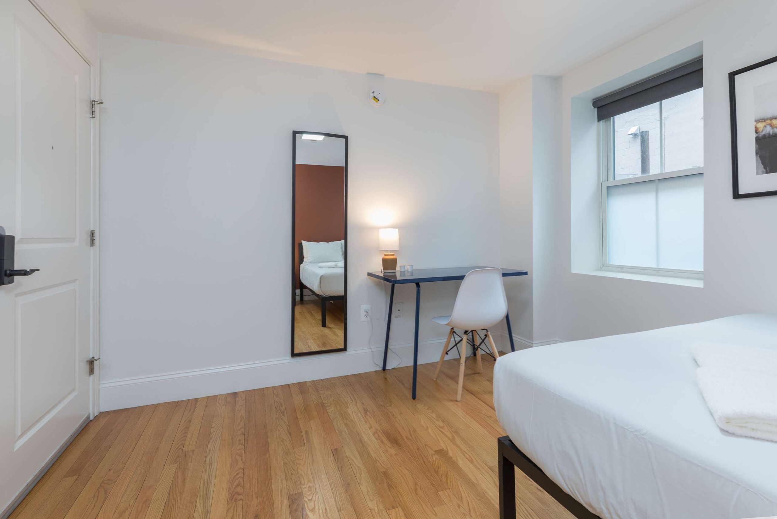 30 West Broadway #202 (3 of 3)_4_11zon